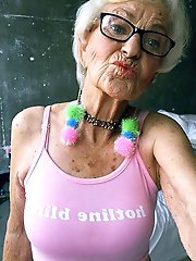 Young-looking older ladies are fingering their cunt