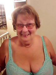 Mature cuties want to have oral sex with you