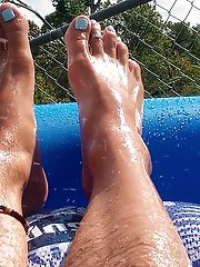 Aquatic foot pampering